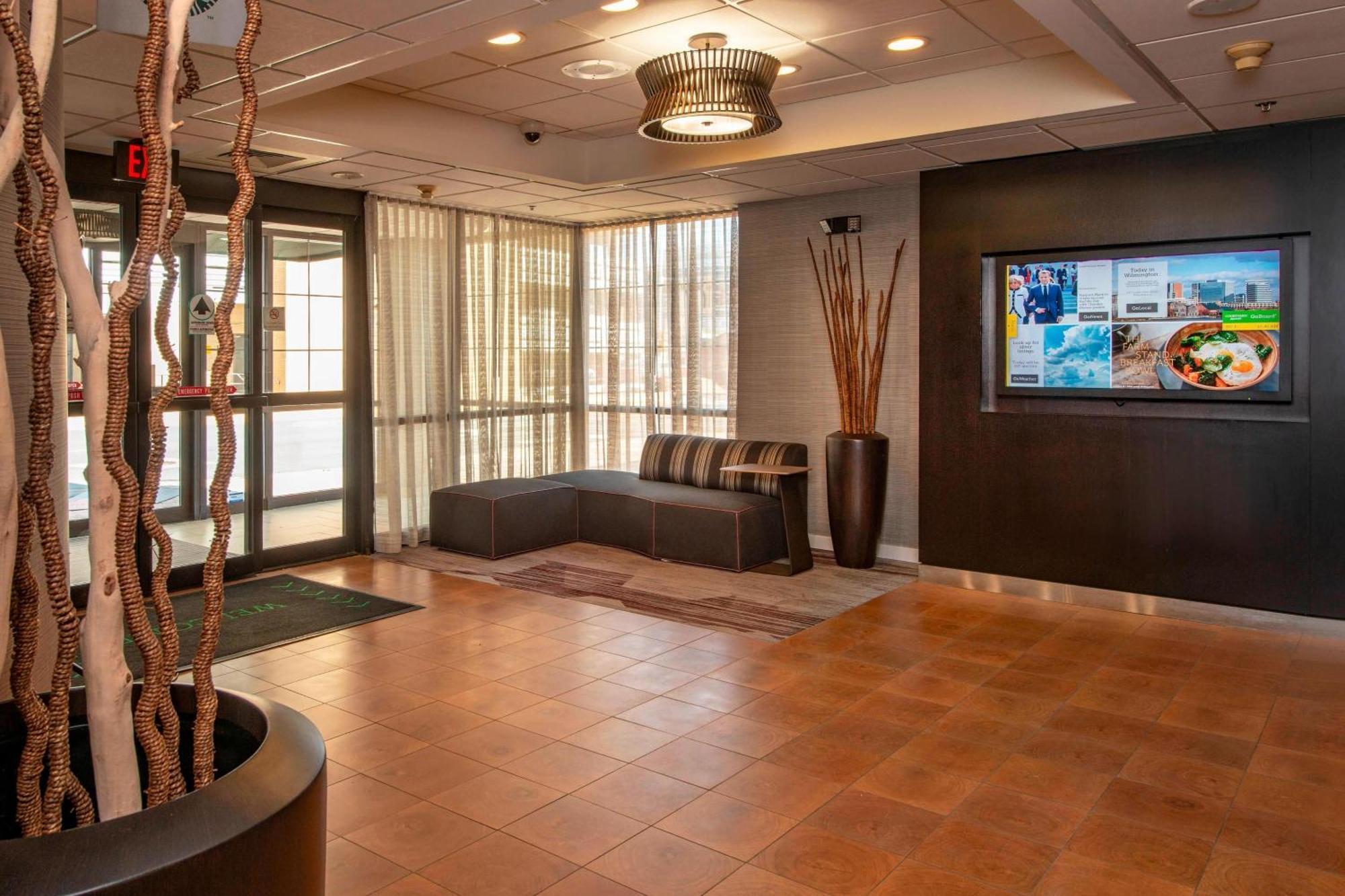 Готель Courtyard Wilmington Downtown Екстер'єр фото